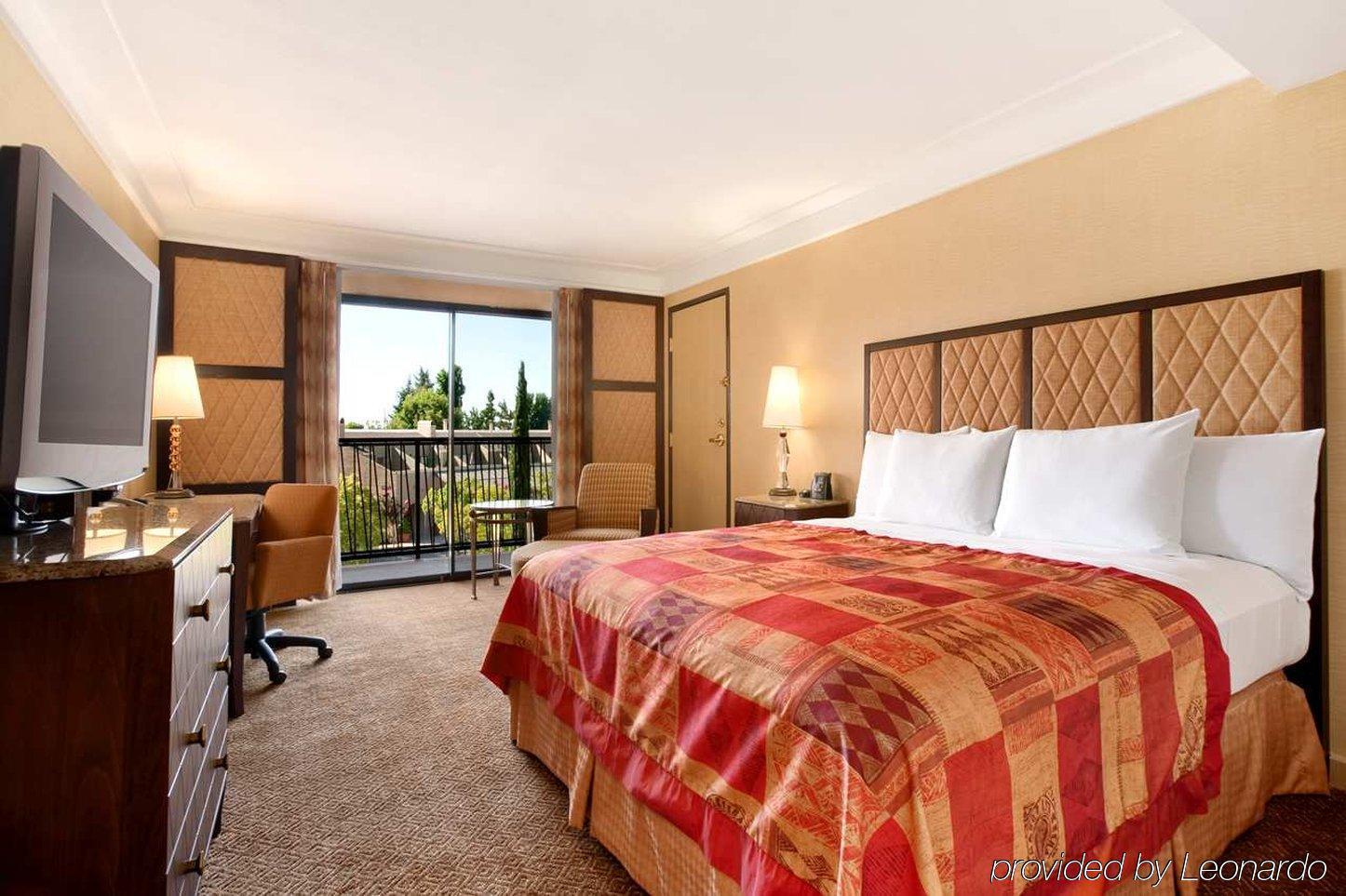 Hilton Stockton Hotel Стая снимка