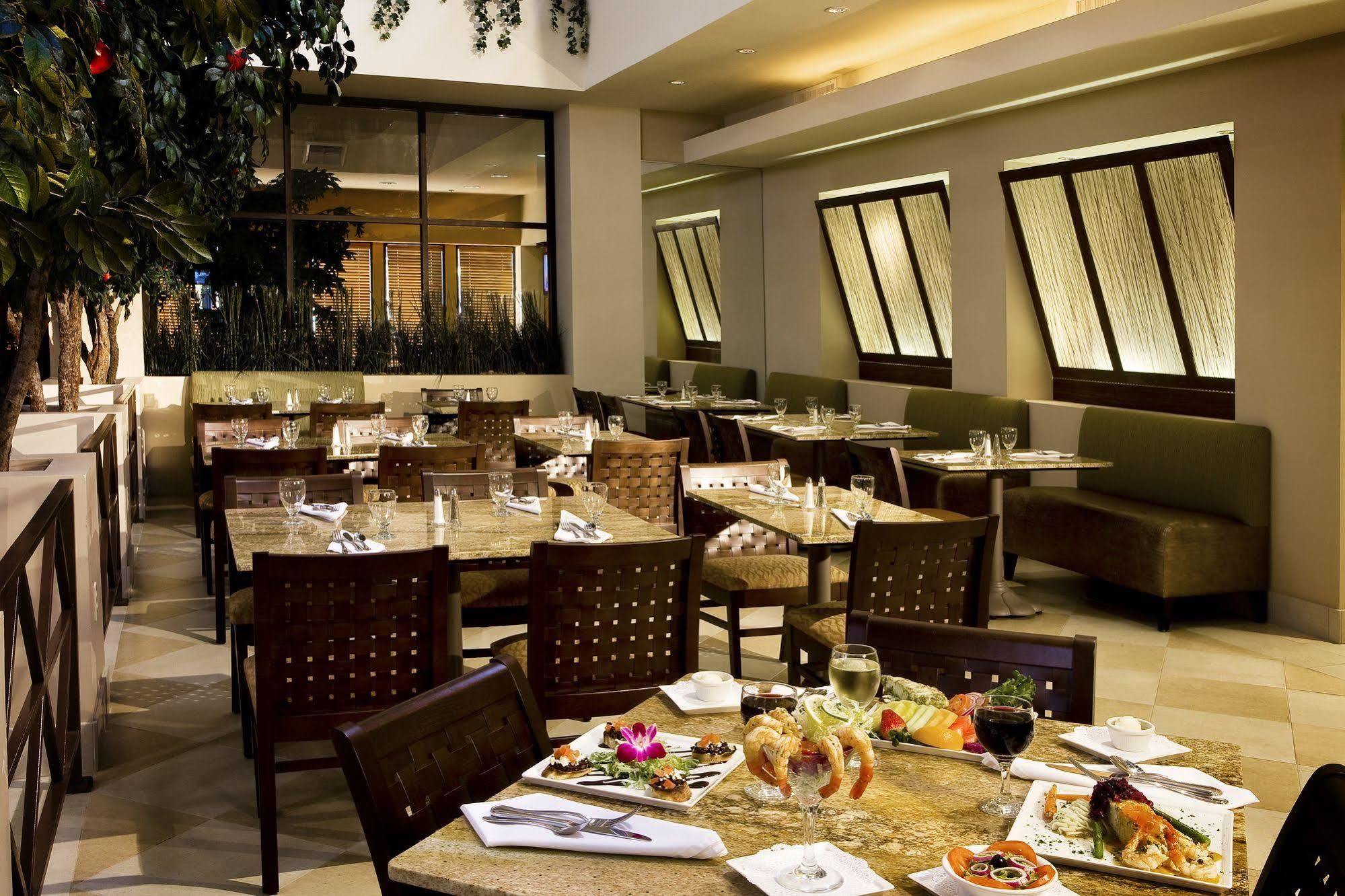 Hilton Stockton Hotel Екстериор снимка