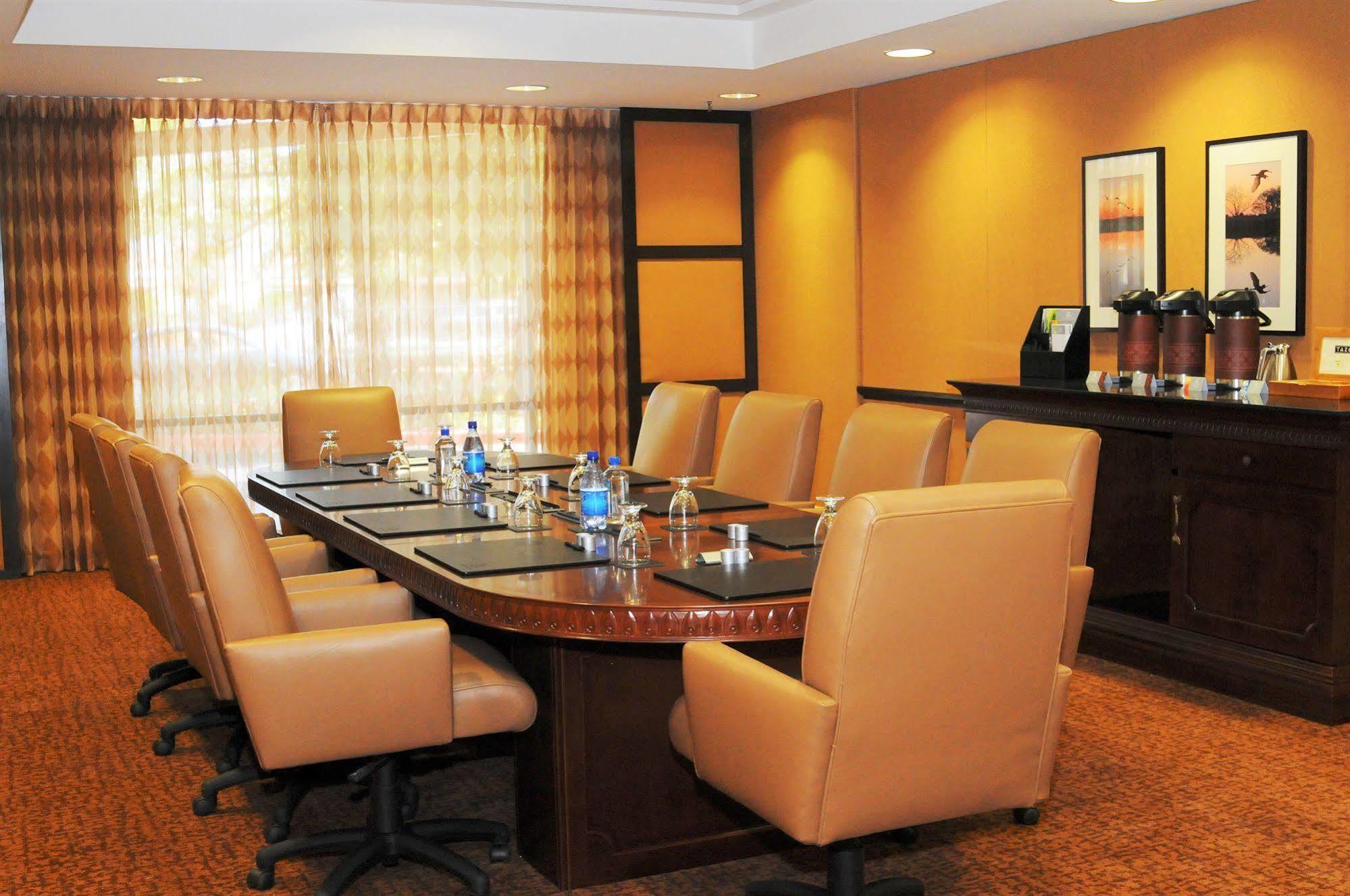 Hilton Stockton Hotel Екстериор снимка
